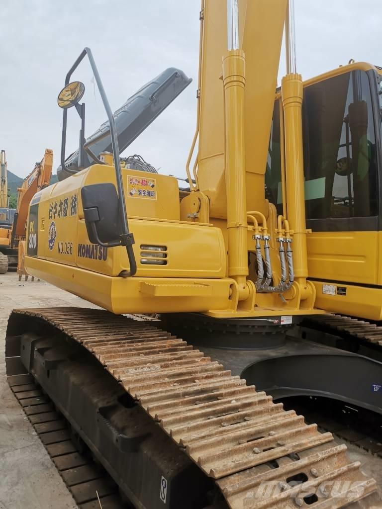 Komatsu PC 200 LC-8 Paletli ekskavatörler