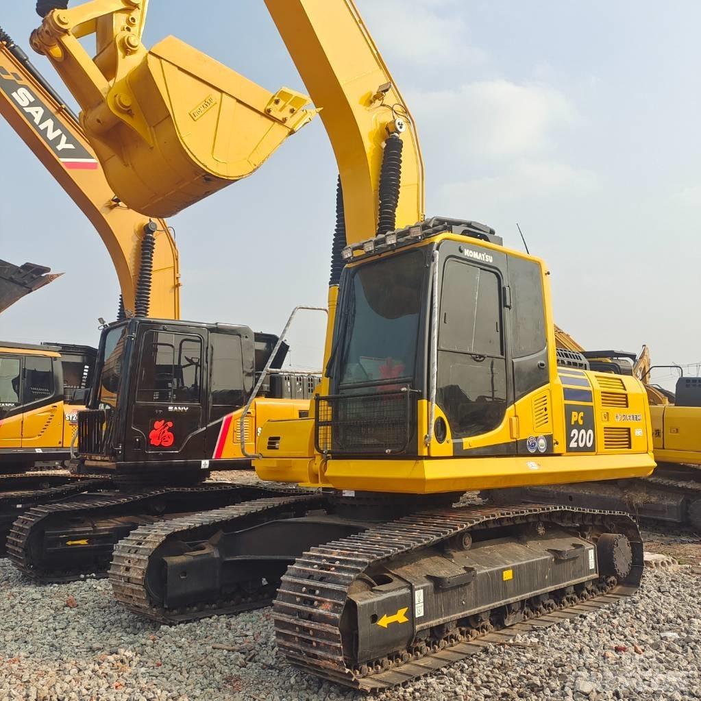 Komatsu PC 200-8 Paletli ekskavatörler