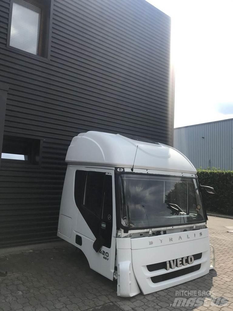 Iveco Stralis AT Kabinler