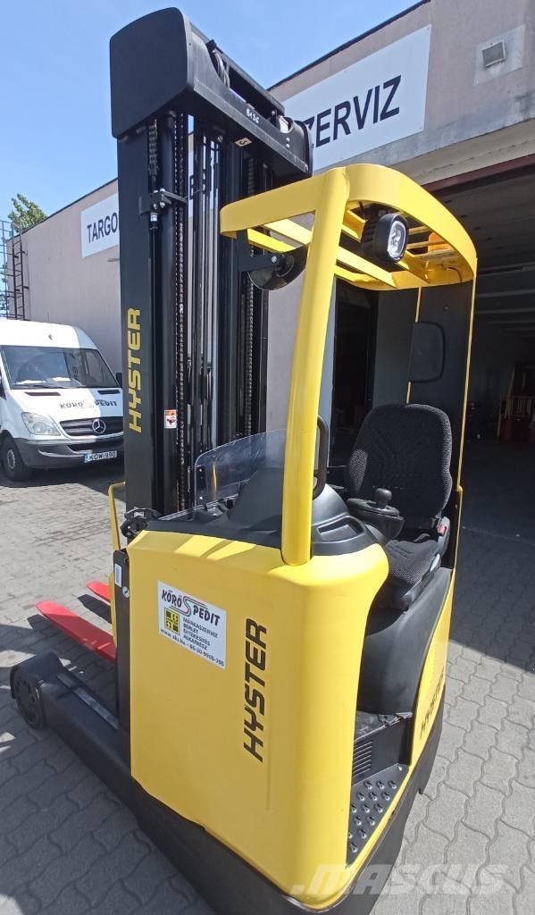 Hyster R 1.4 Reach truck - depo içi istif araçları