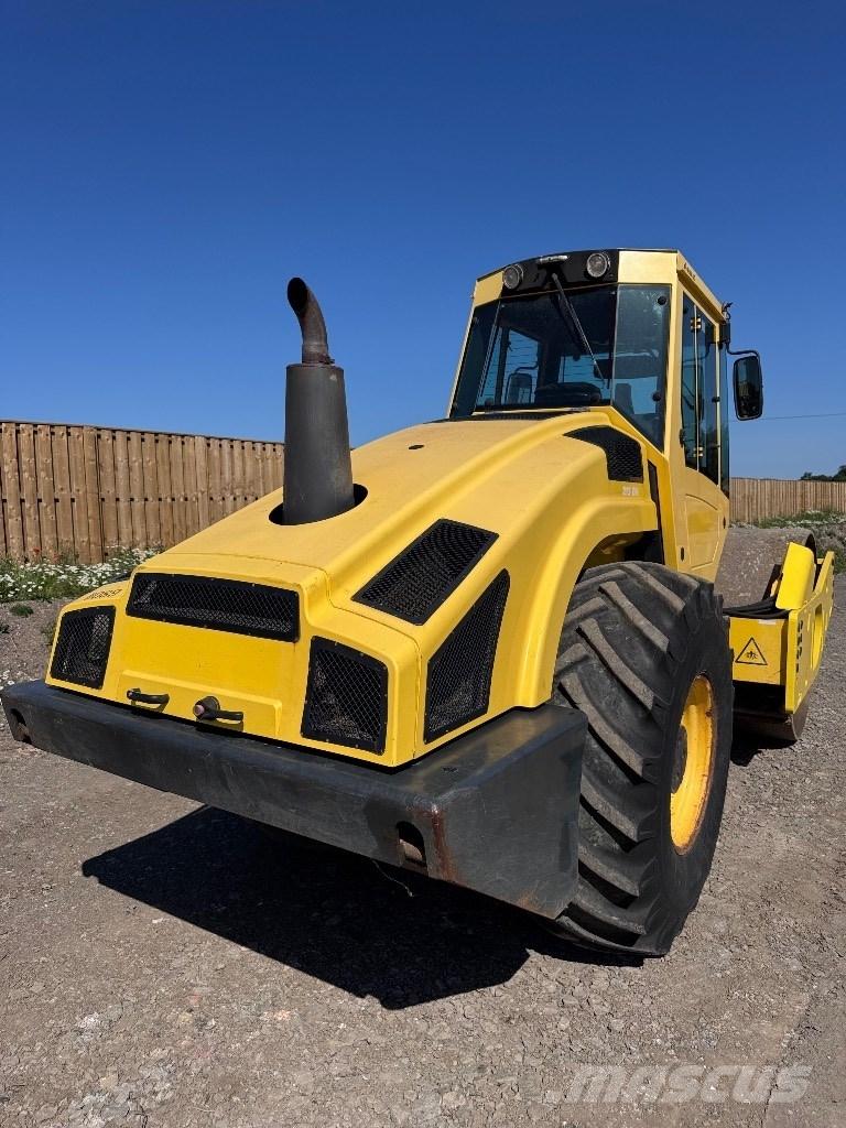 Bomag BW 213 D H-4 Tek tamburlu silindirler