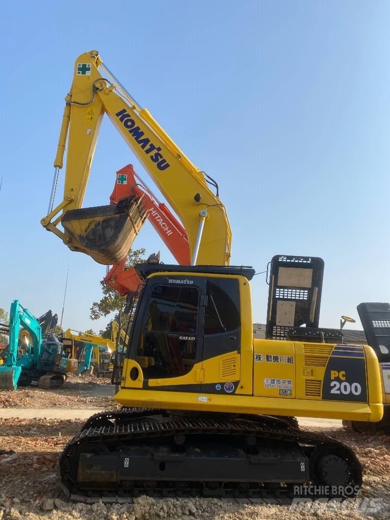 Komatsu PC 200-8 Paletli ekskavatörler