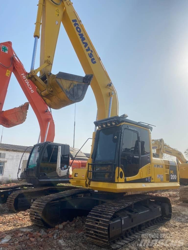 Komatsu PC 200-8 Paletli ekskavatörler