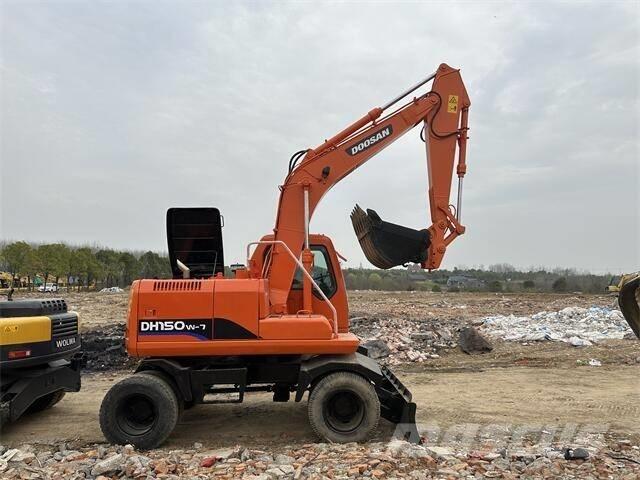 Doosan DH150W Lastik tekerli ekskavatörler