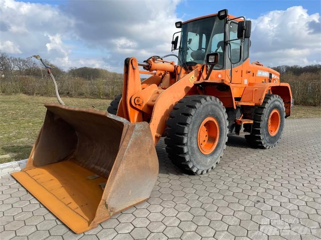 Doosan DL250 Tekerlekli yükleyiciler