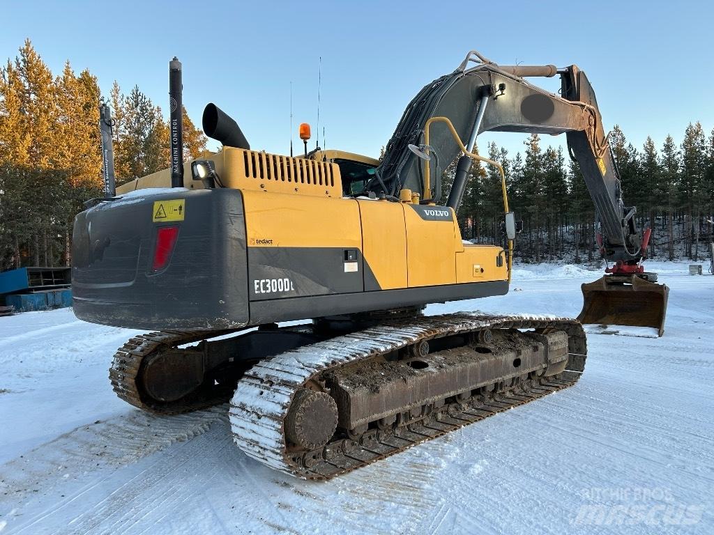 Volvo EC 300 D L Paletli ekskavatörler