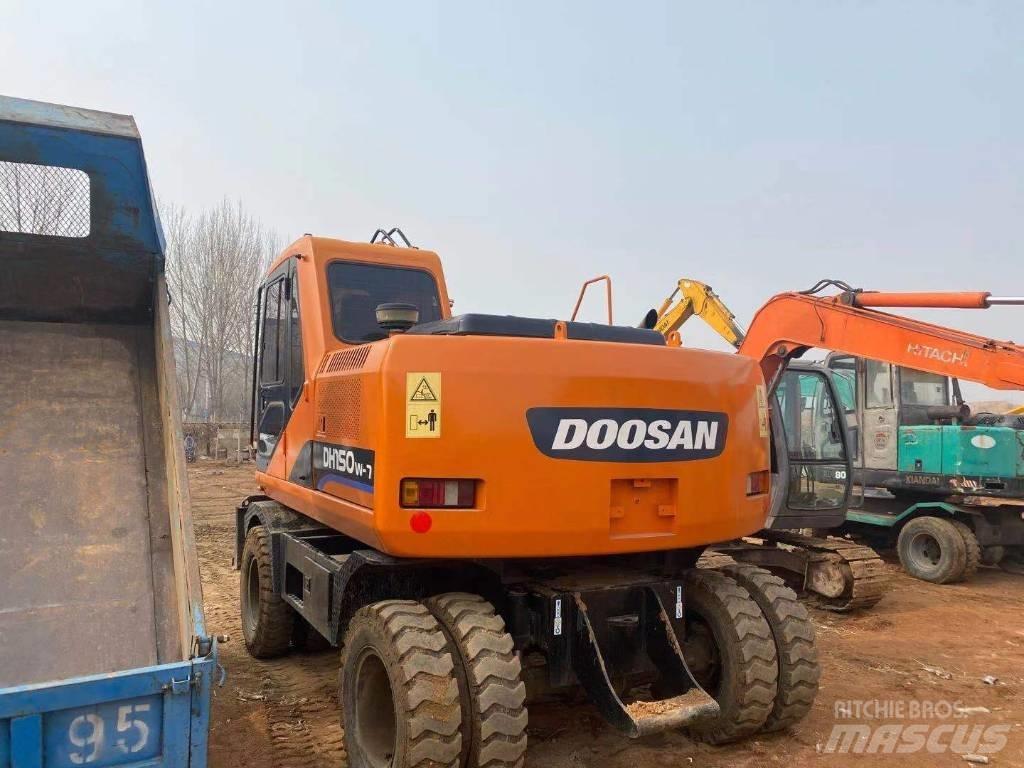 Doosan DH 150W Lastik tekerli ekskavatörler