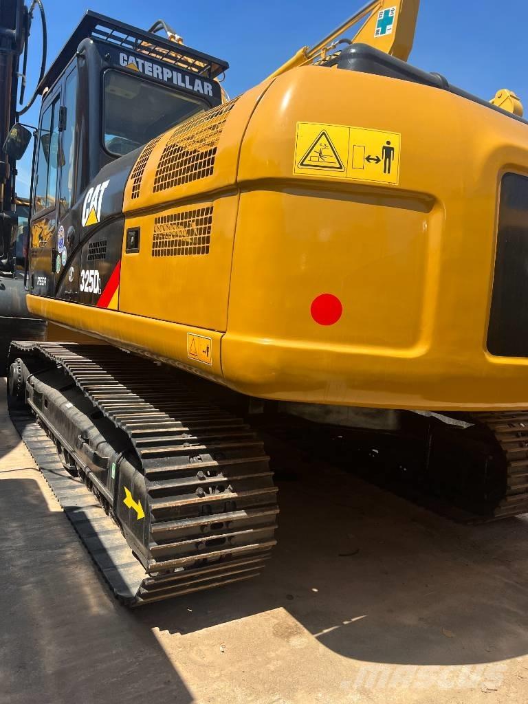 CAT 325D Paletli ekskavatörler