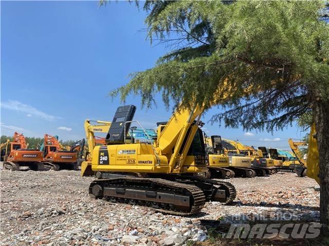 Komatsu PC240-8 Paletli ekskavatörler