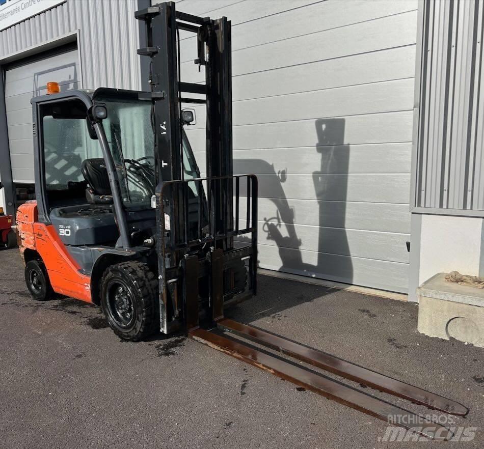 Toyota 8 FDF 30 Dizel forkliftler