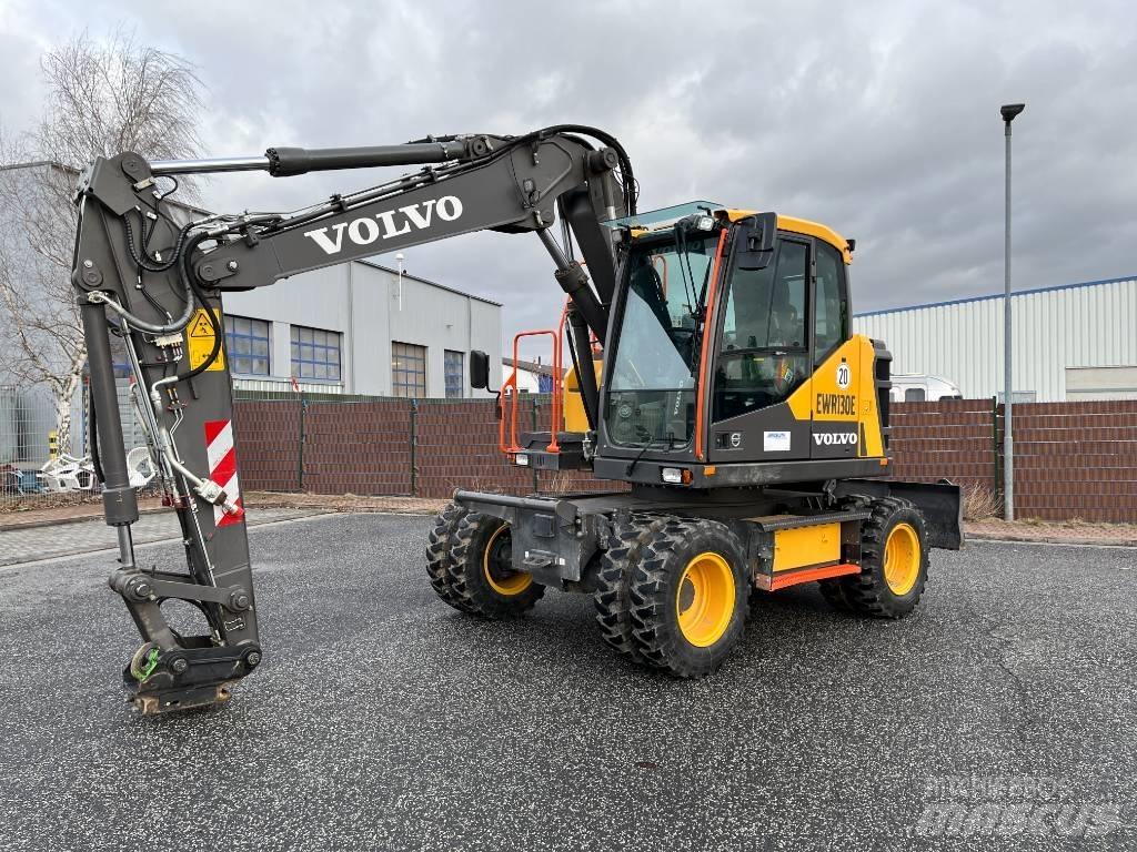 Volvo EWR130E Lastik tekerli ekskavatörler