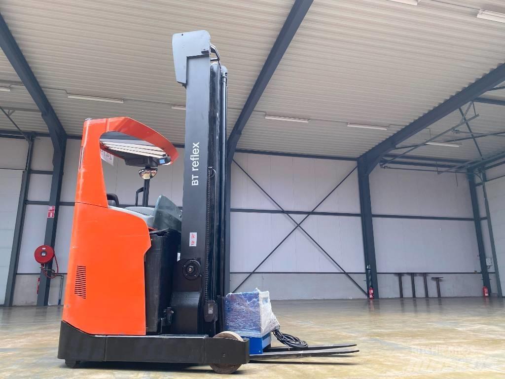 Toyota RRE140H Reach truck - depo içi istif araçları