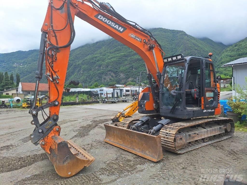 Doosan DX 140 LCR-7 Paletli ekskavatörler