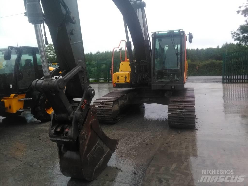 Volvo 210 C Paletli ekskavatörler