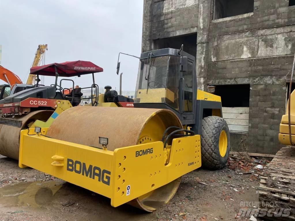 Bomag BW 217 Tek tamburlu silindirler