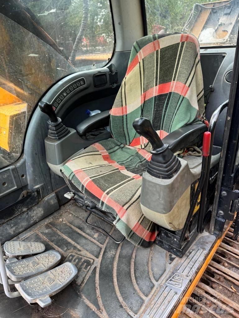 JCB JS 220 LC Paletli ekskavatörler