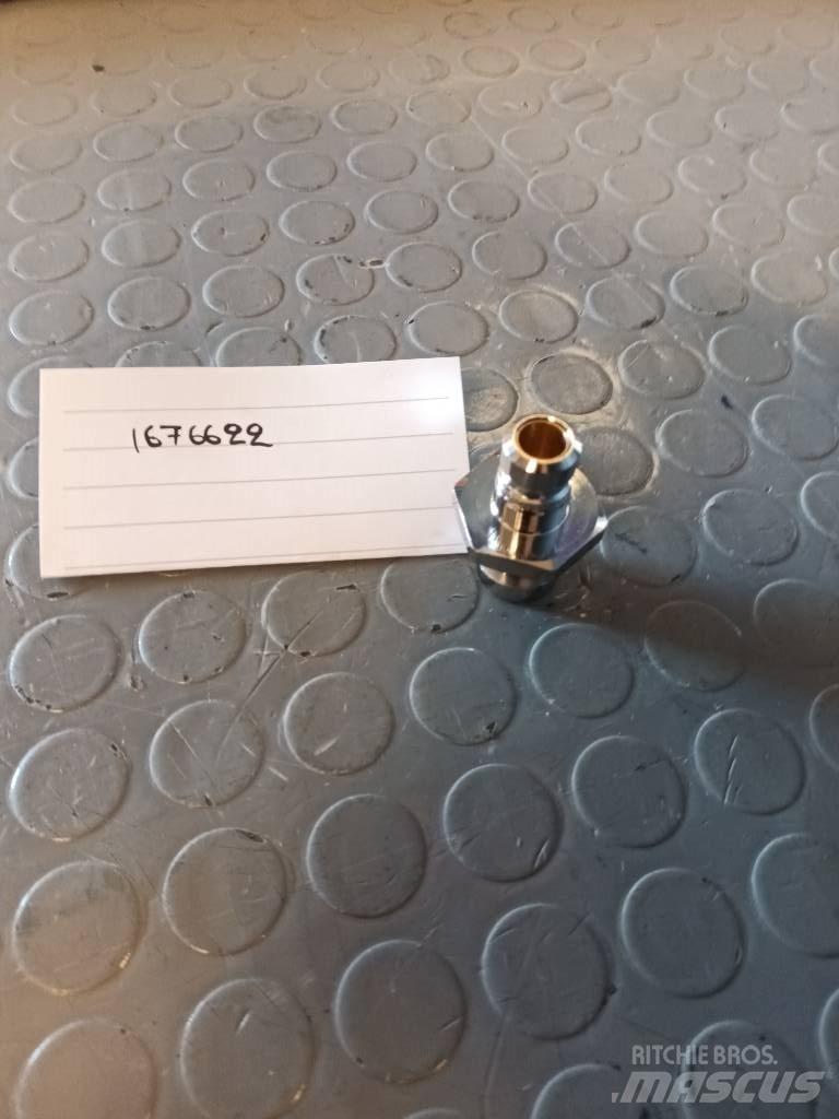 Volvo NIPPLE 1676622 Diger aksam
