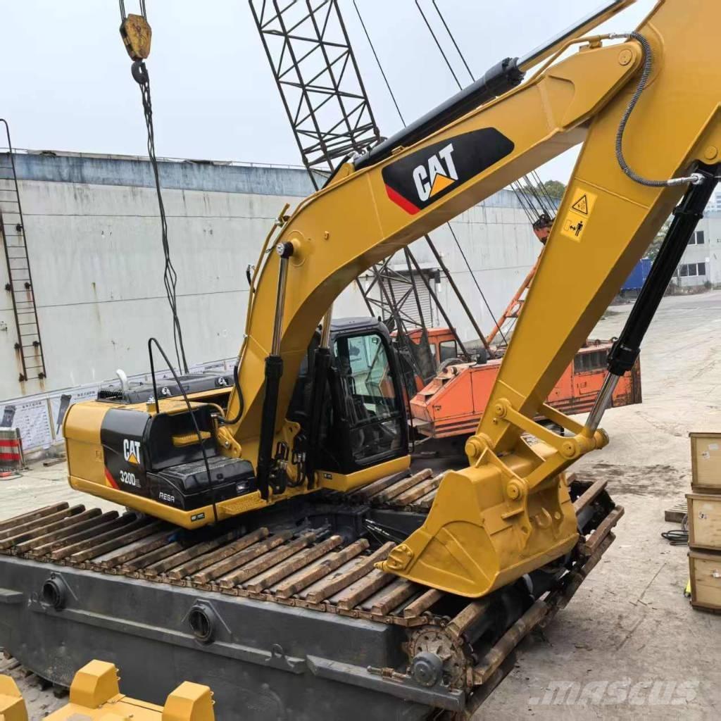 CAT 320 D Amfibi Ekskavatörler