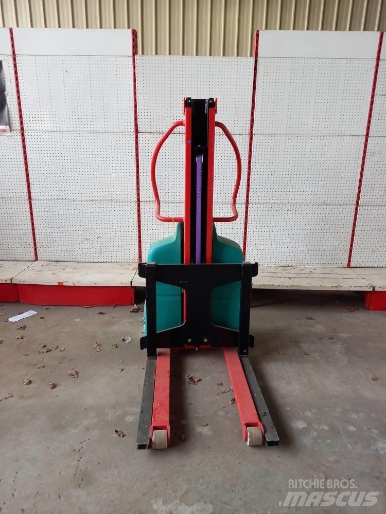 Manitou EB500 Yaya kumandali istif makinasi