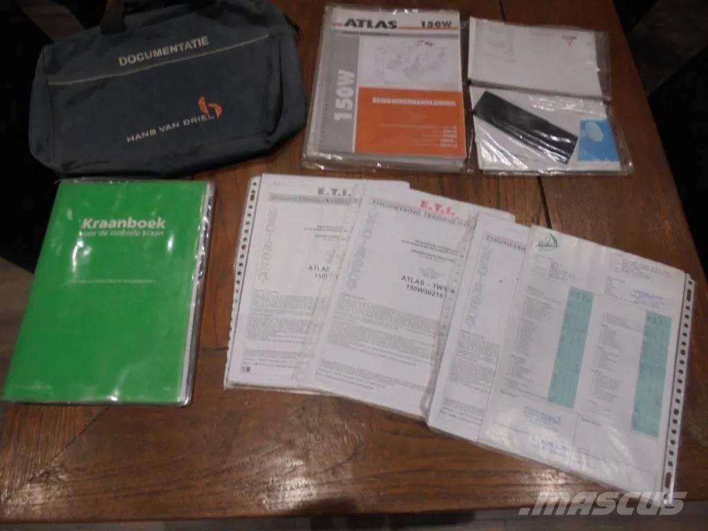 Atlas 150W Lastik tekerli ekskavatörler