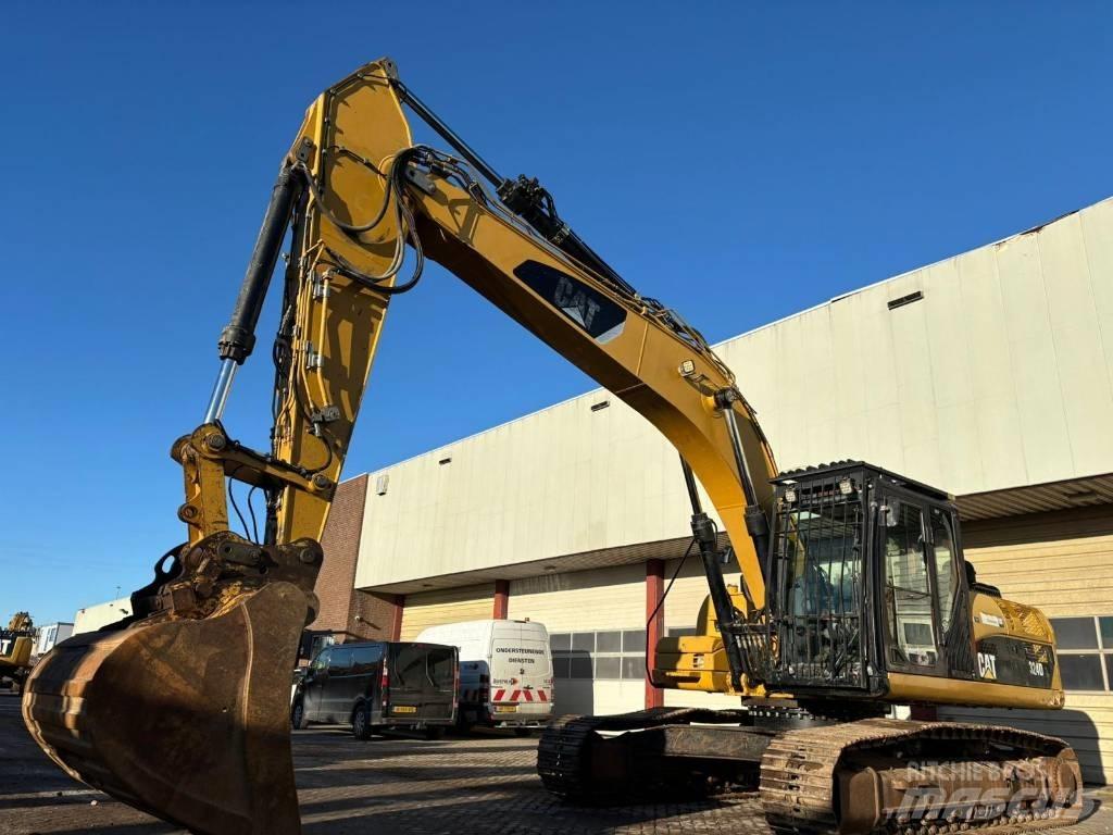 CAT 324 D L Paletli ekskavatörler