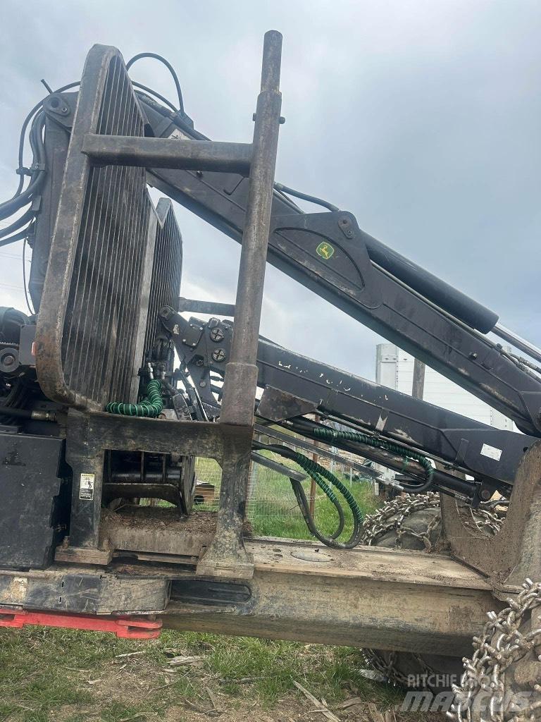 John Deere 1110 E Tomruk yükleyici traktörler
