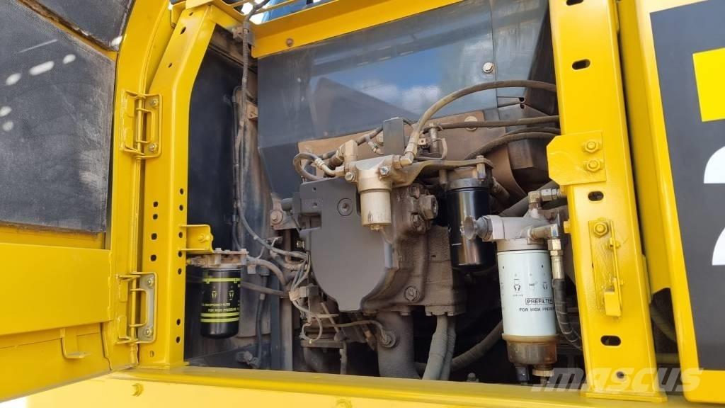 Komatsu PC 210 LC-11 Paletli ekskavatörler