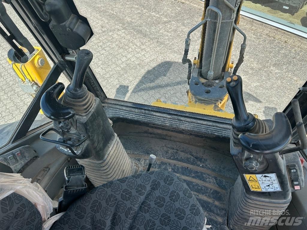 New Holland B 100 C Kazıcı yükleyiciler - beko loder