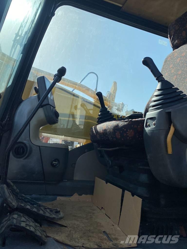 CAT 326D2L Paletli ekskavatörler