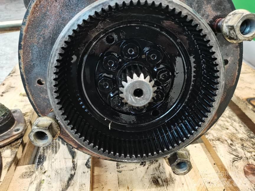 JCB 520-40 reducer Akslar