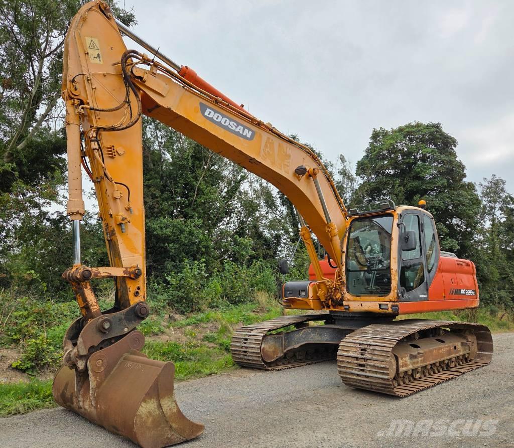 Doosan DX 225 LC Paletli ekskavatörler