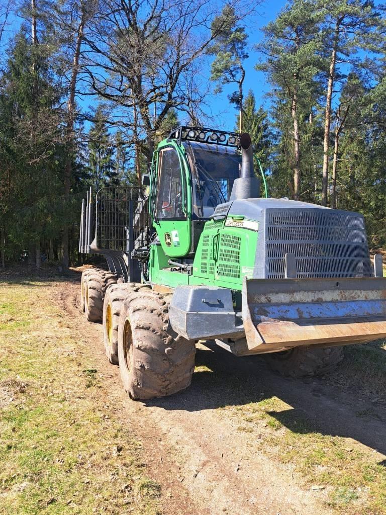 John Deere 1110 G Tomruk yükleyici traktörler