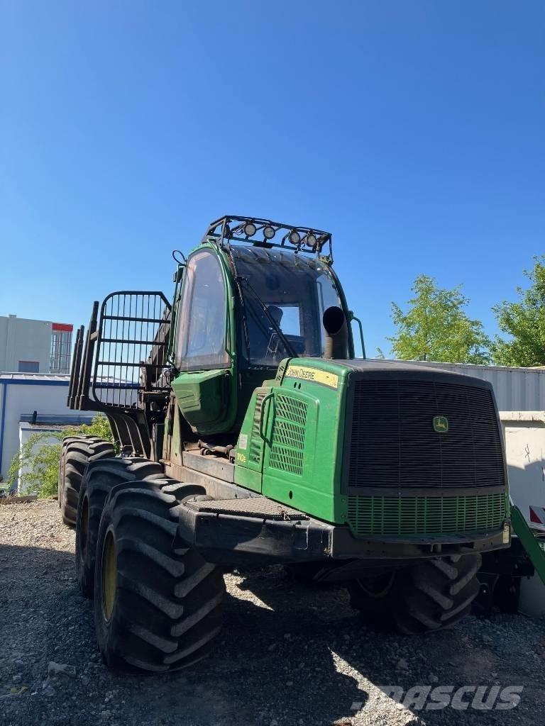 John Deere 1110 E Tomruk yükleyici traktörler