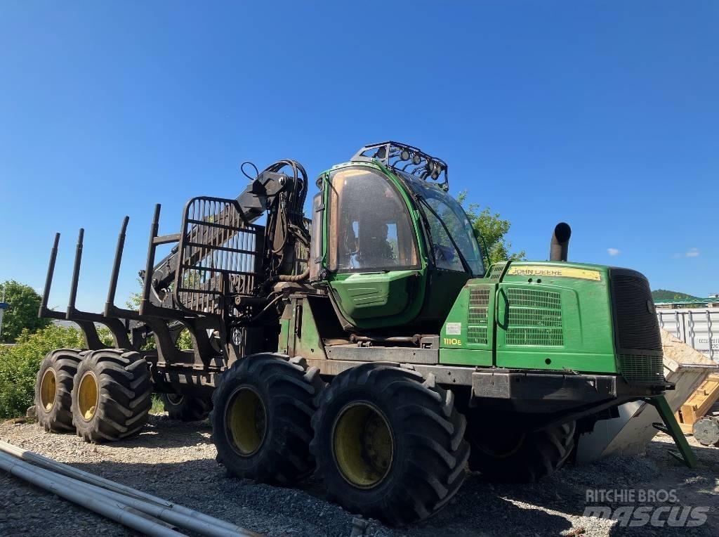John Deere 1110 E Tomruk yükleyici traktörler