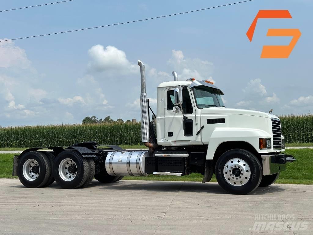 Mack Pinnacle 64ft Çekiciler
