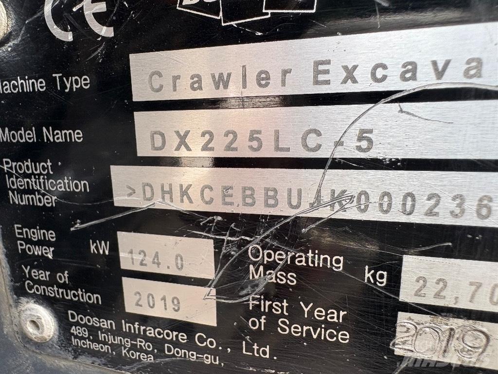 Doosan DX 225 LC-5 Paletli ekskavatörler