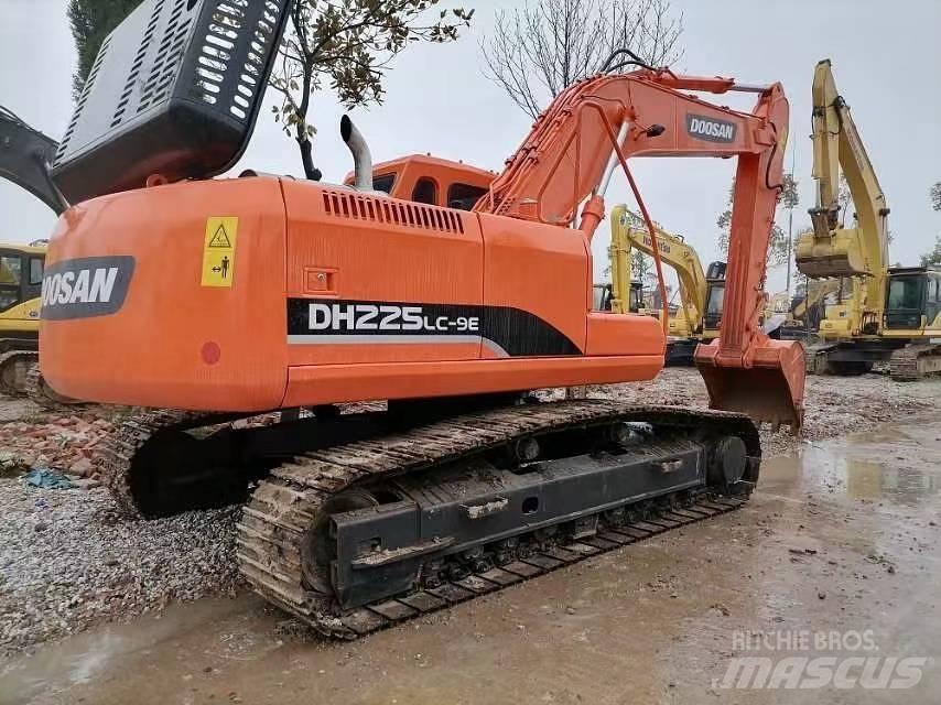 Doosan 225 LC-9 Paletli ekskavatörler