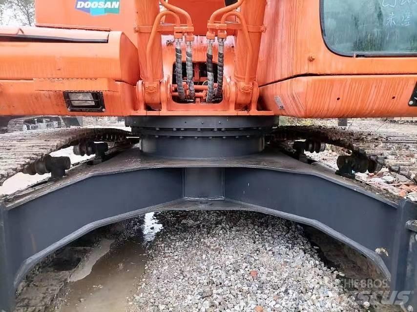 Doosan 225 LC-9 Paletli ekskavatörler