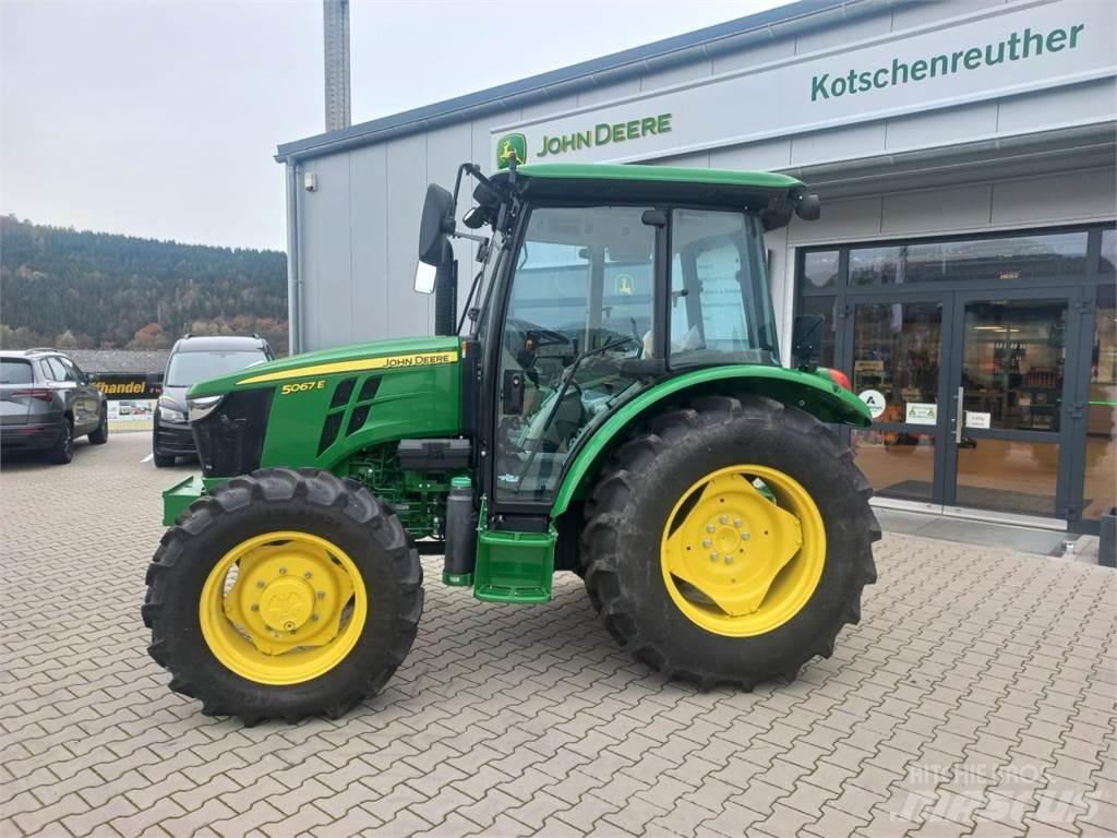 John Deere 5067E Traktörler