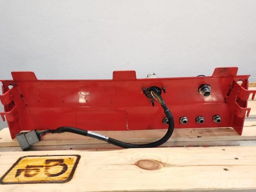 Manitou MLT shield Kabin