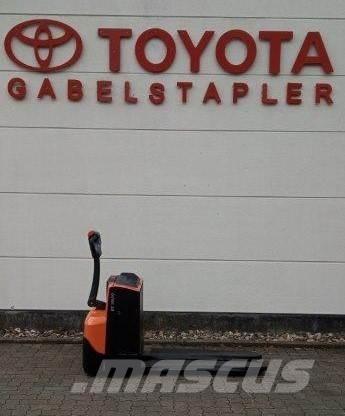 Toyota LWE 200 Düsük seviye kaldirici