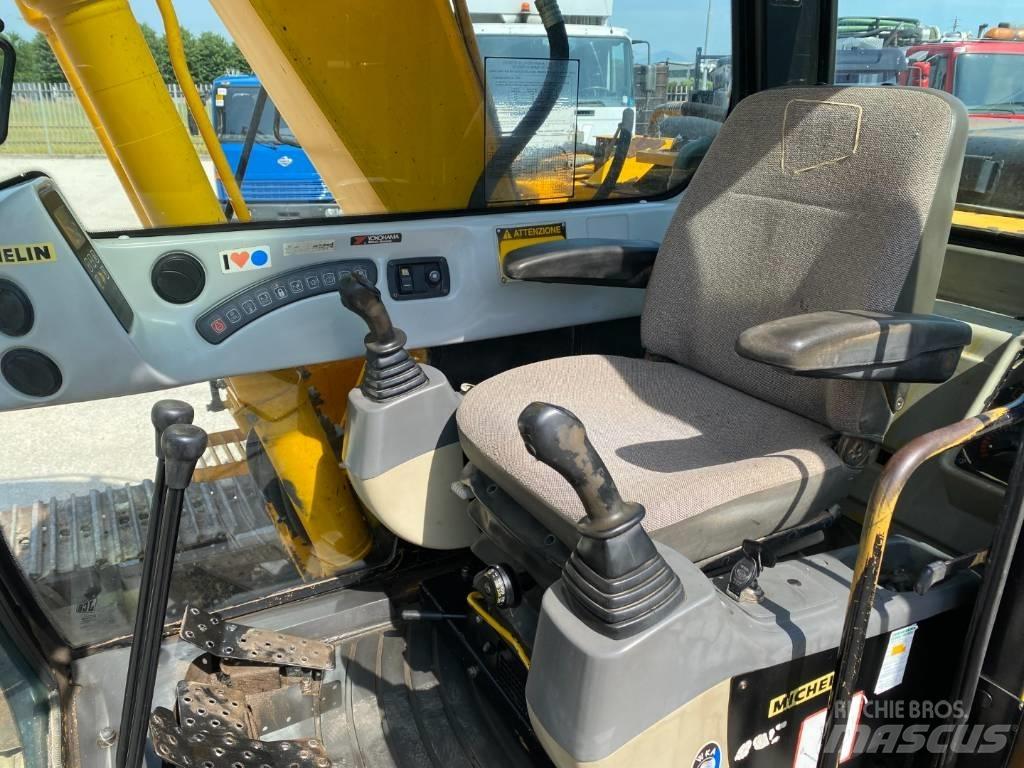 JCB JS 130 Paletli ekskavatörler