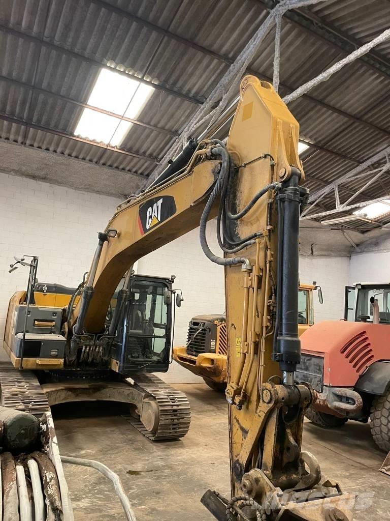 CAT 320 E Paletli ekskavatörler