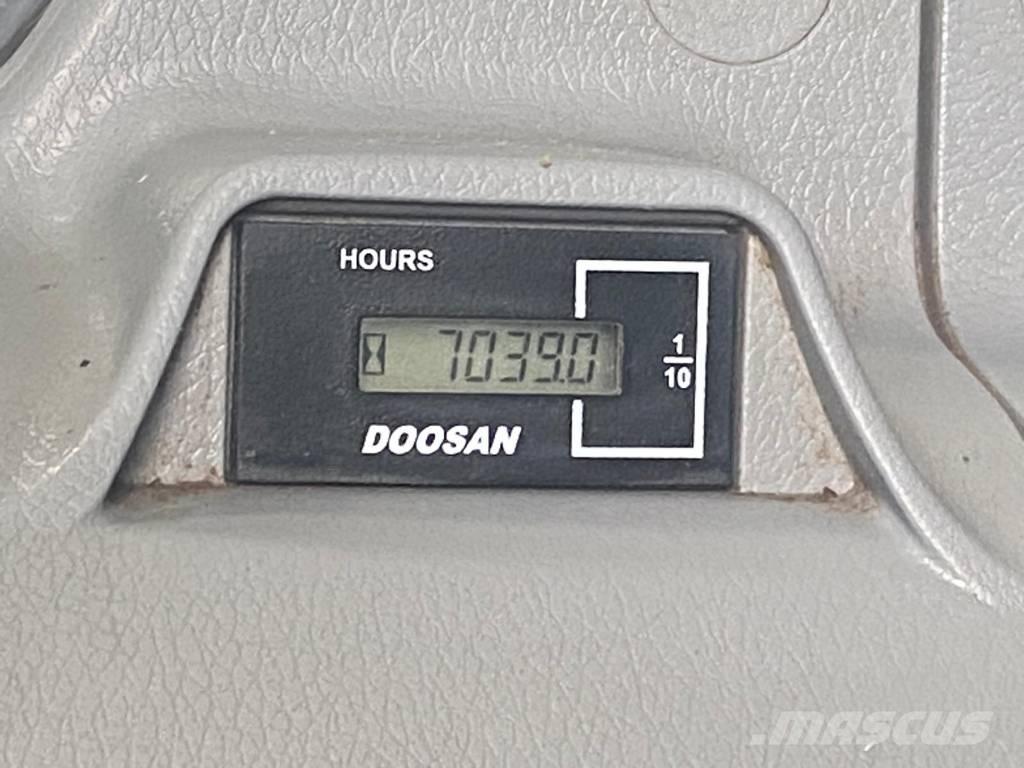 Doosan DX 300 LC-5 Paletli ekskavatörler