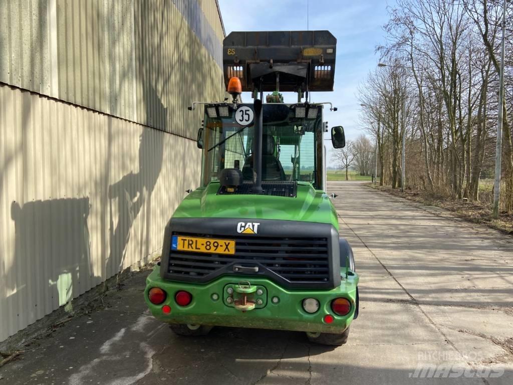 CAT 906M Tekerlekli yükleyiciler