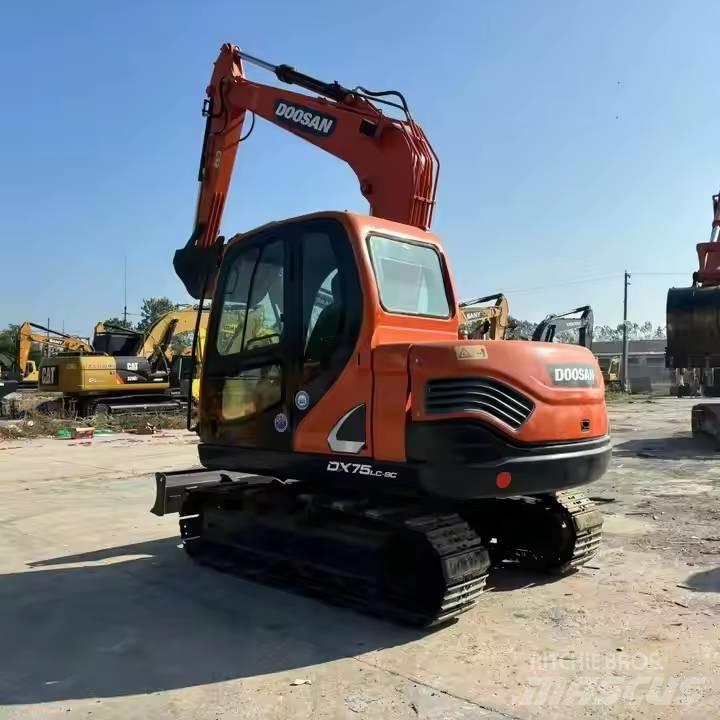 Doosan DX75-9C Midi ekskavatörler 7 - 12 t