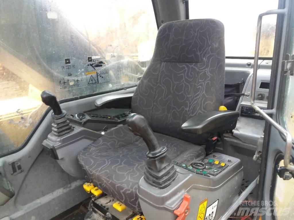 Volvo EC 240 B LC Paletli ekskavatörler
