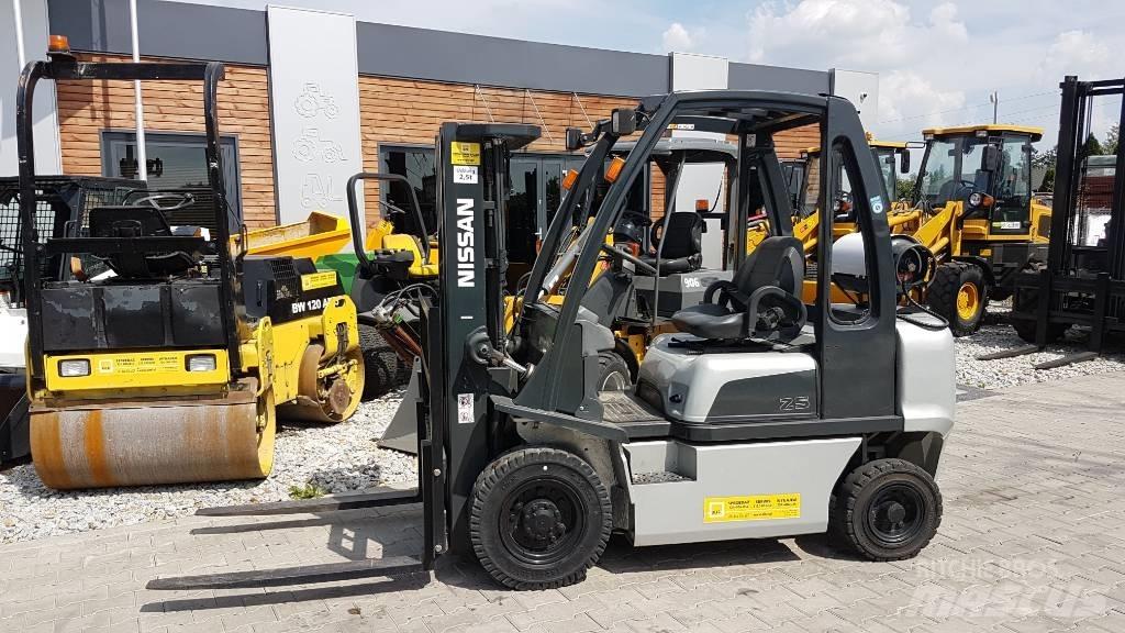 Nissan U1D2A25LQ LPG'li forkliftler