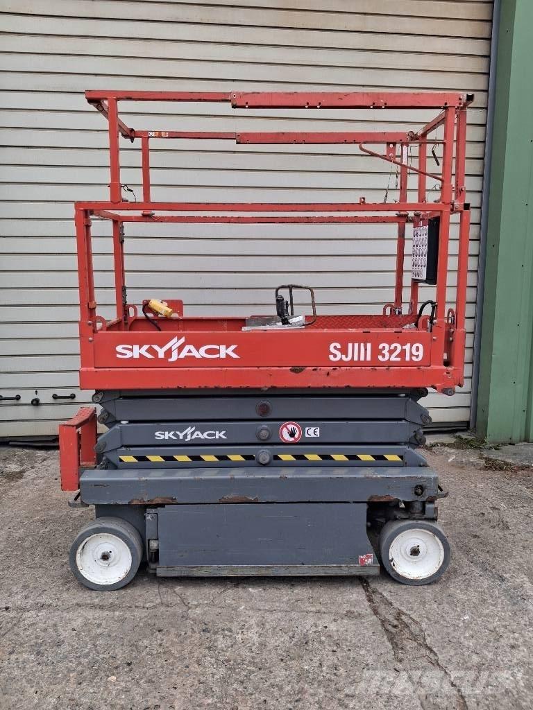 SkyJack SJ III 3219 Makasli platformlar
