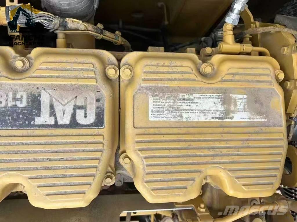 CAT 390F Paletli ekskavatörler